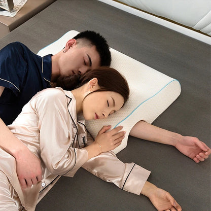 Side sleeping pillow